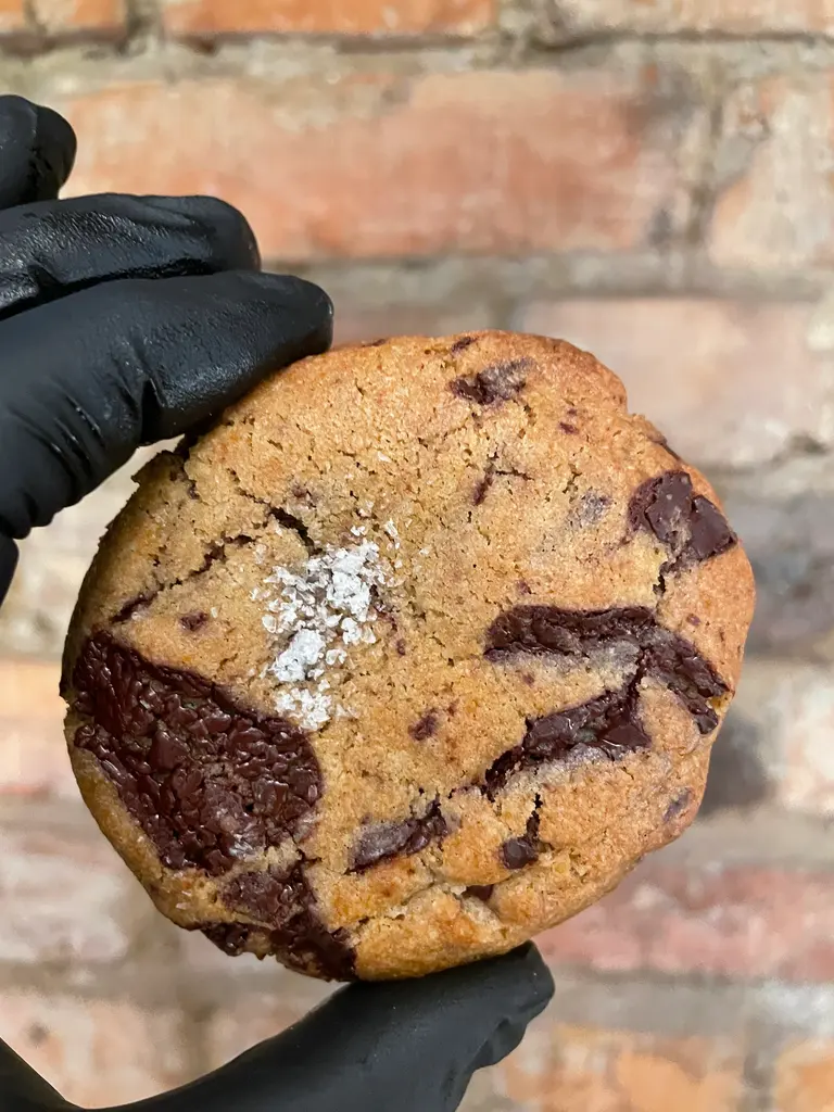 Dark chocolate chip & seasalt cookie