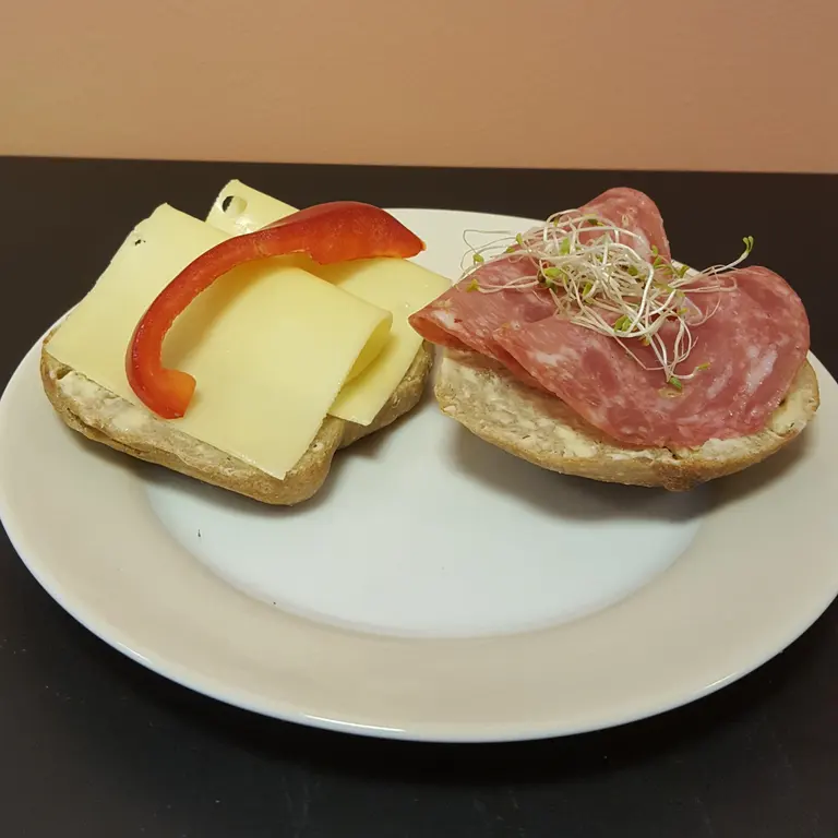 Rundstykke salami&ost