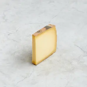 Gruyere grottlagrad, opastöriserad ost