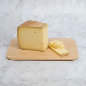 Bergkäse, 10 mån, opastöriserad ost